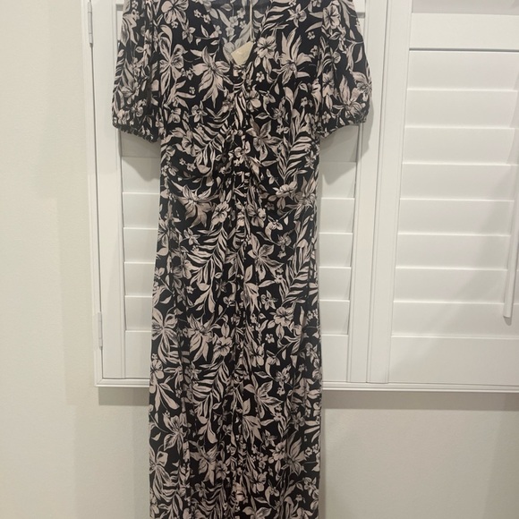 Faherty Black and White Sheath Maxi Dress with Puff Sleeves - Picture 1 of 10